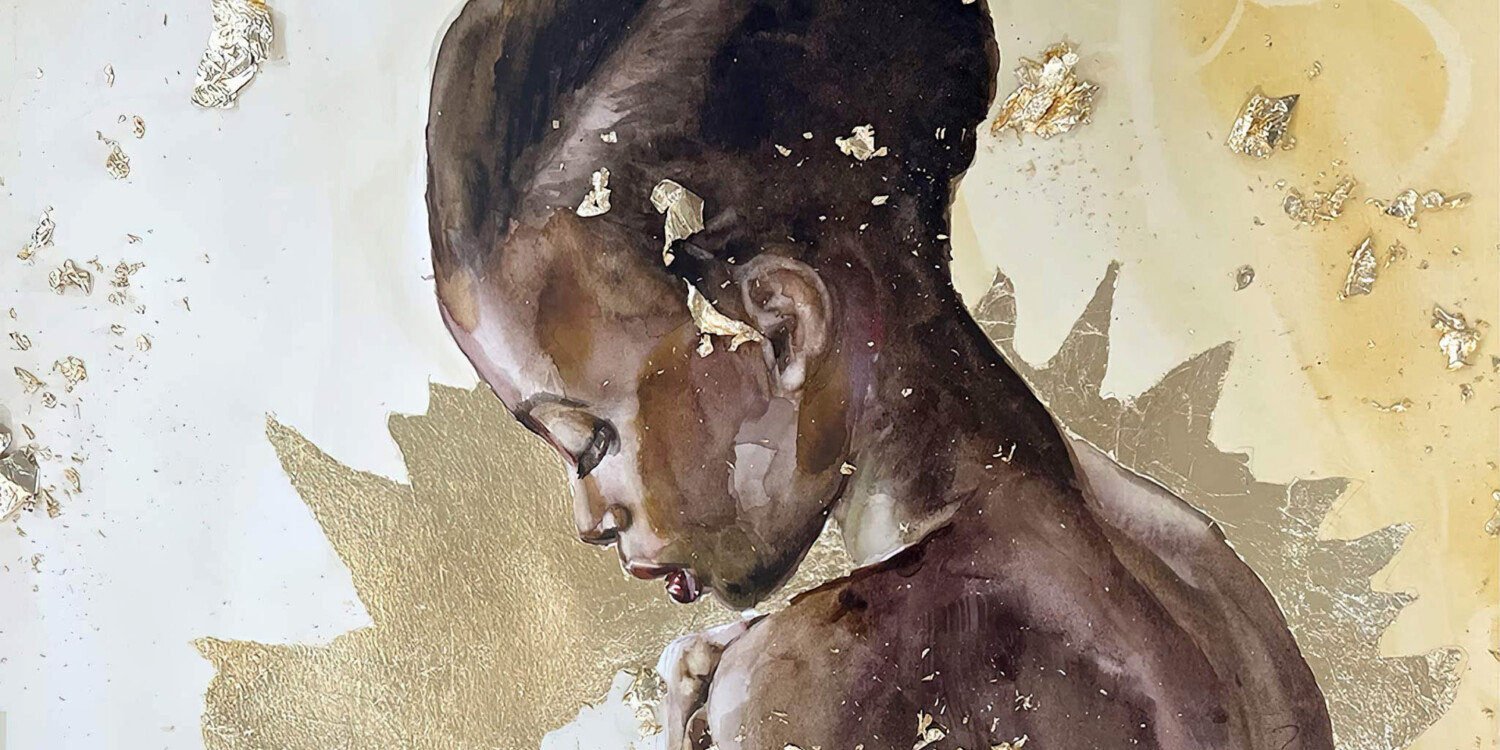 Dipinto originale ad acquerello 'La Progenitrice Dorata' della Collezione Radiance, che presenta il profilo di una giovane donna su uno sfondo di foglia d'oro.