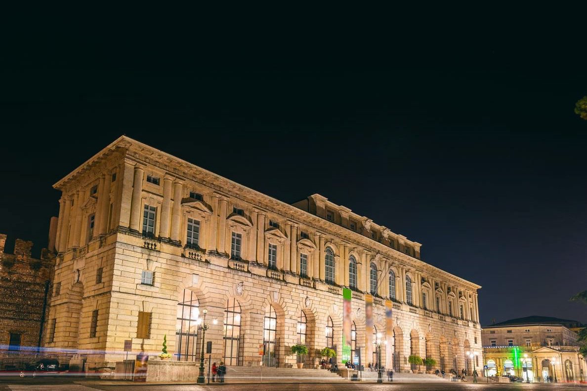 Night view of Palazzo della Gran Guardia in the heart of Verona.