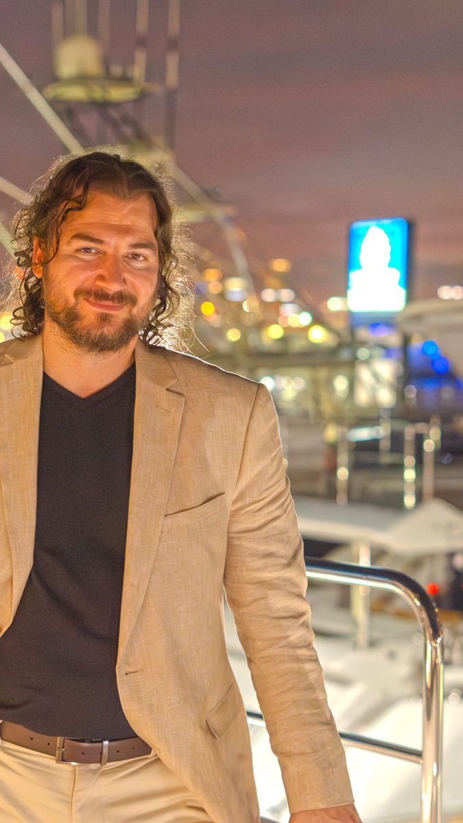 blog Miami Art Week Exclusive Showcase on a Private Yacht uai